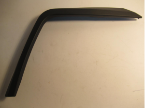 rant błotnika prawy przód.png